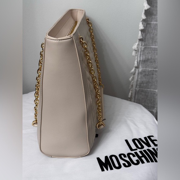 NWT Love Moschino Cream Quilted Borsa Tote & Gold Chain Handles(with dust bag) - Picture 10 of 16